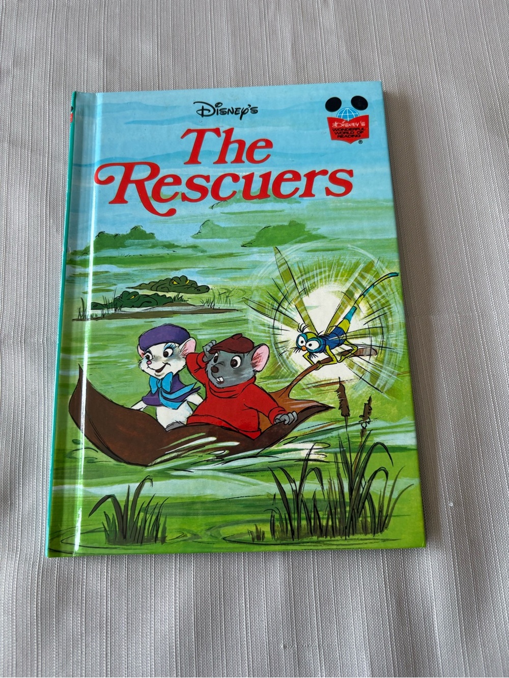 Vintage Disney Thé Rescuers Book 1977